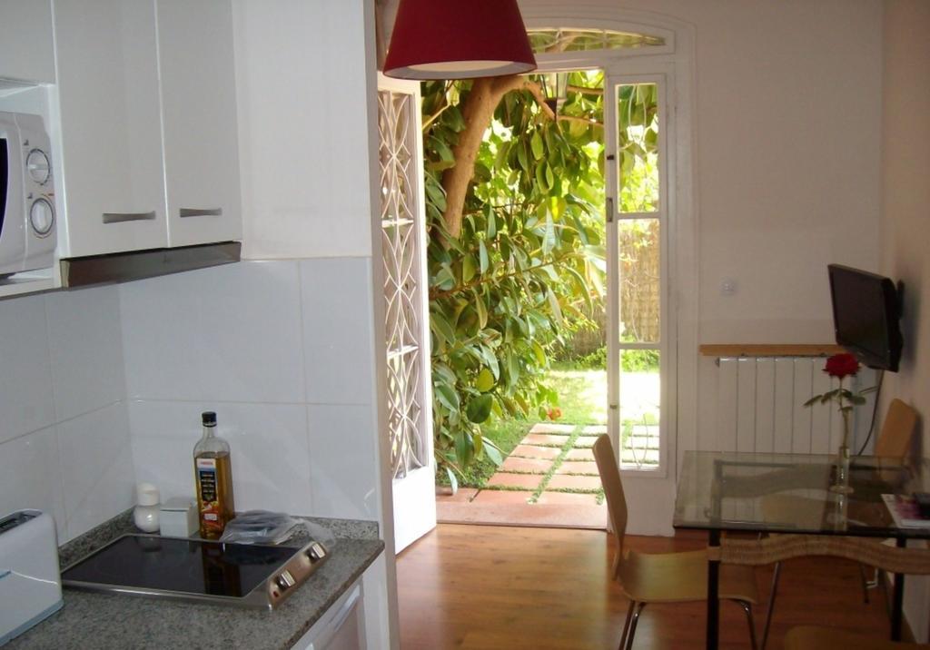 One-Bedroom Apartment Garden